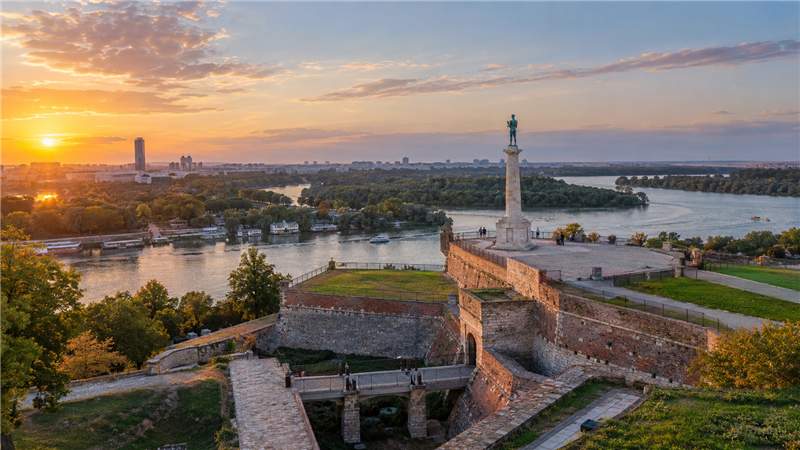 Баку - Белград: план под день прямого рейса